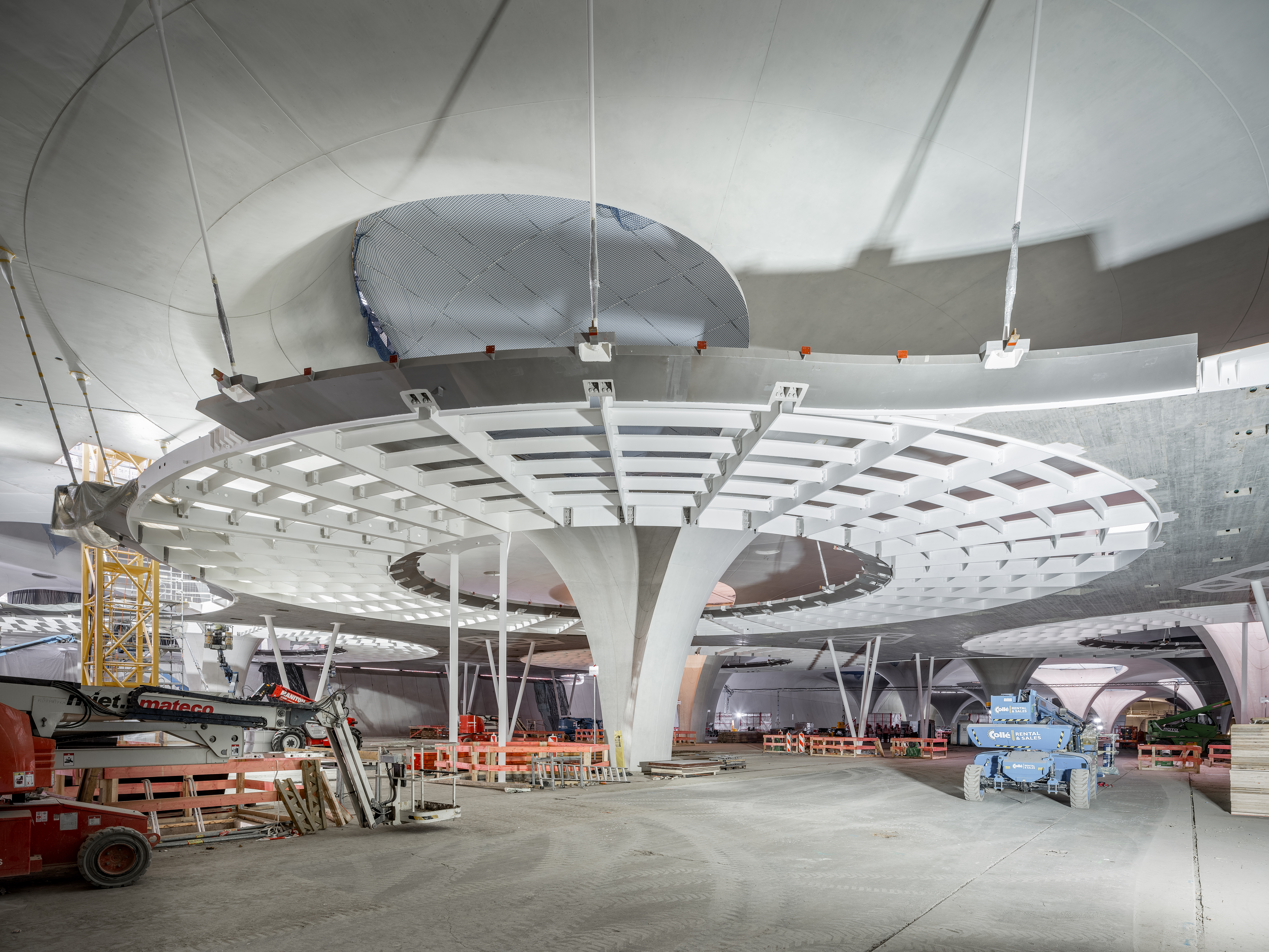 Stuttgart-21-Sichtbeton-Saeule-Weiß