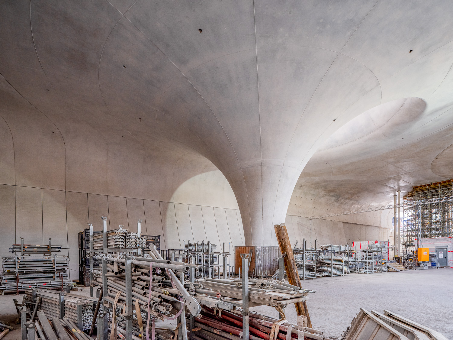 Stuttgart-21-Sichtbetonkosmetik-Nachher-Weißer-Beton