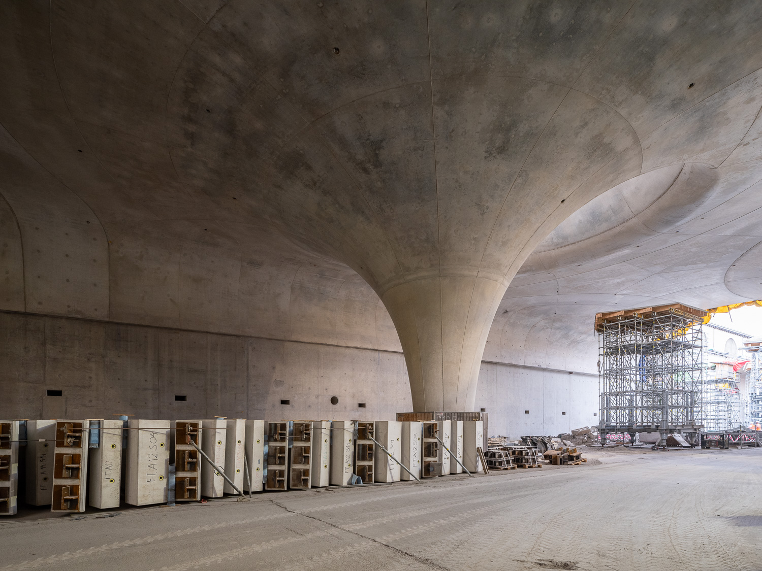 Stuttgart-21-Vorher-Sichtbetonkosmetik-SB4-Beconart-Weißer-Sichtbeton